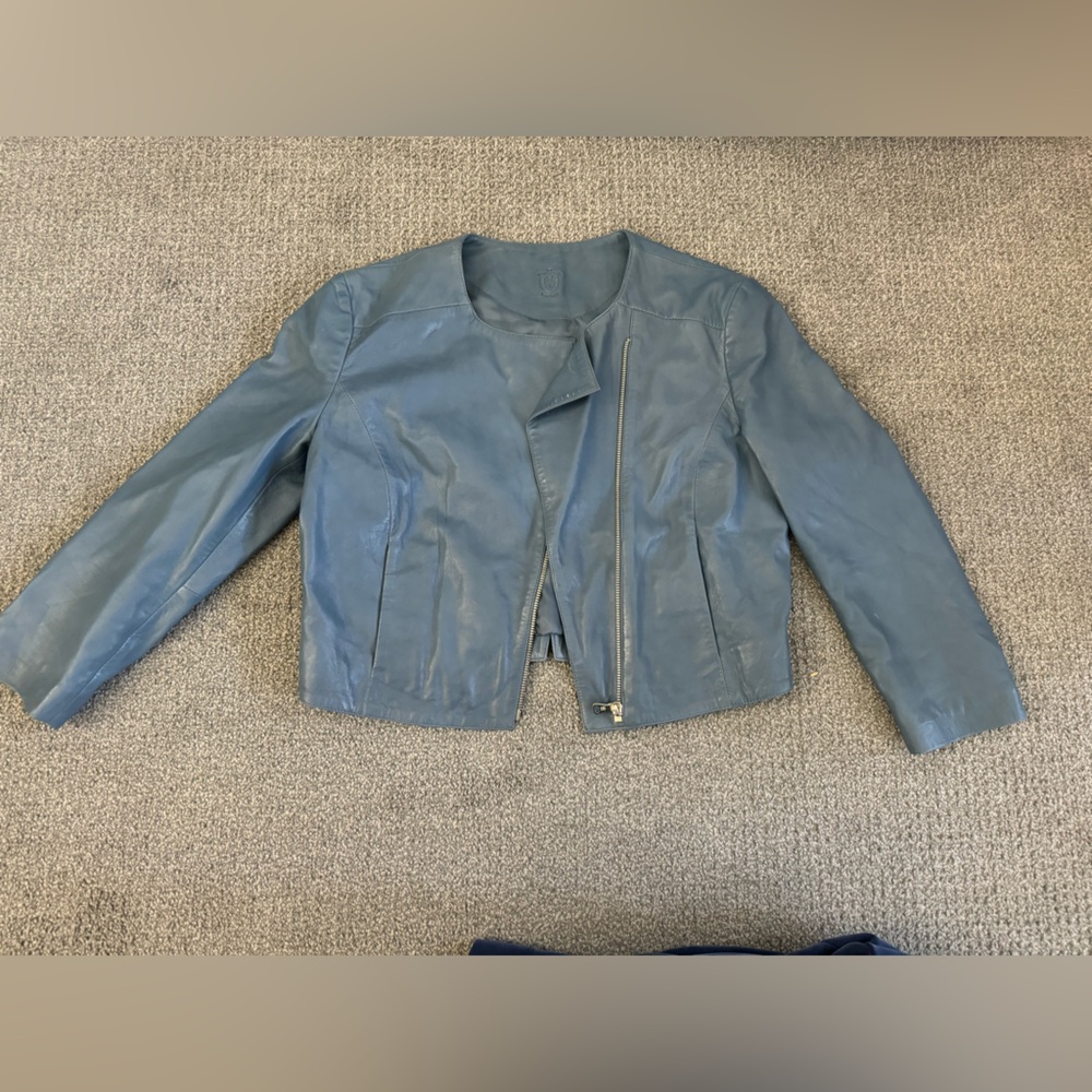 Massimo Dutti | short leather jacket